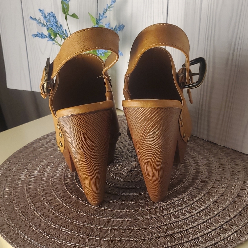 G by Guess Brown Platform Mules with Buckle - Picture 4 of 10